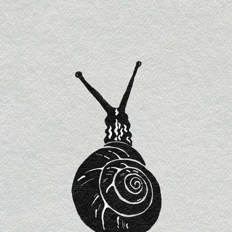 Rosa, Ink Illustrator & Tattoo Designer on Instagram: ""Slow and steady wins the race." 🐌 #snail #smalldrawing #instagood #art #cute #nature #illustration" Snail Logo Design, Snail Linocut, Snail Drawing, Snail Illustration, Lino Ideas, Moon Snail, Creature Illustration, Animal Design Illustration, Snail Tattoo