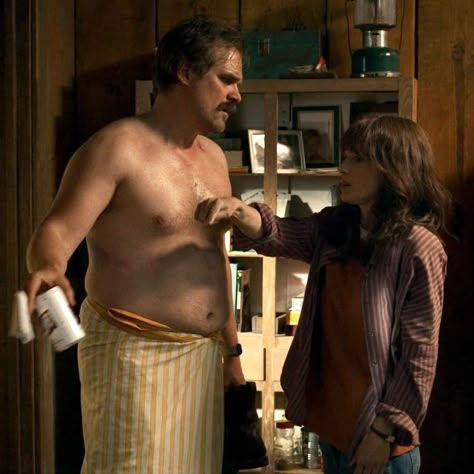 David Harbour Stranger Things, Chief Hopper, David Harbor, Buff Guys, Jim Hopper, Top Surgery, Exquisite Corpse, David Harbour, Chubby Men