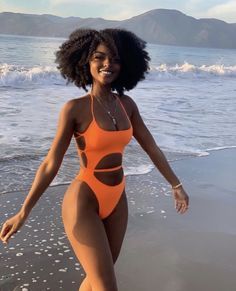 Black Women Swimwear, Ragazza Hip Hop, Beachy Bachelorette, Swimsuit Ideas, Model Tips, Modele Fitness, Ideal Wardrobe, Trendy Swimsuits, Swimsuits Outfits