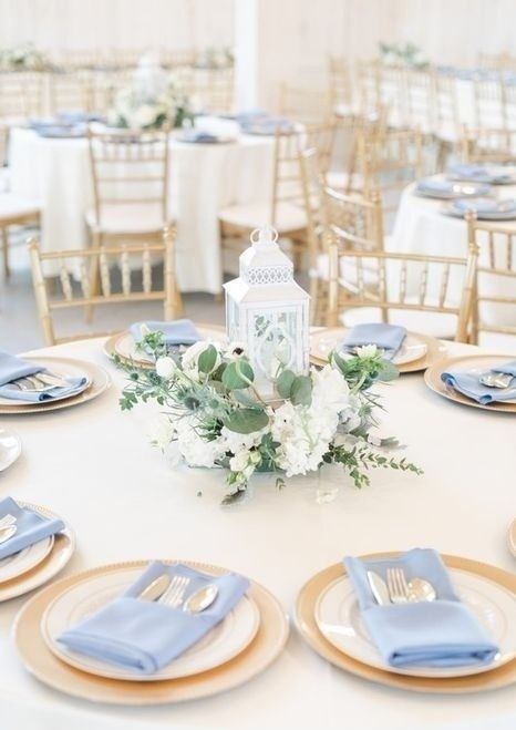 Wedding Table Decor Ideas, Blue Table Settings, Blue Wedding Decorations, Indoor Greenery, Light Blue Wedding, Table Decor Ideas, Blue Themed Wedding, Wedding Place Settings, Dusty Blue Weddings