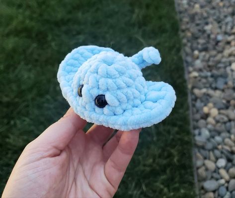 Mini Baby Stingray Plush Crochet Handmade Plushie Kawaii Cute Stuffed Animal Toy Fluffy Yarn Crochet Animals, Crochet Patterns White Yarn, Mini Crochet Plushies Pattern, Kawaii Crochet Blanket, Crochet Birthday Gifts Friends, Cute Small Crochet Plushies, Small Blue Crochet Projects, Crochet Stuff Animals Free Patterns Easy, Crochet Plushies For Market