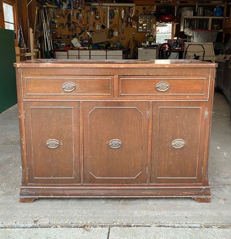 Love thrift store furniture upcycle projects? check out this bold painted furniture buffet flip for your entryway or living room. Flea market flips are great if you're decorating on a budget. #hometalk Painting Old Buffet Cabinet, Refurbish Buffet Cabinet, Painted Vintage Buffet, Refinished Buffet Cabinet, Buffet Refinishing Ideas, Refinish Buffet Cabinet, Refurbished Buffet Cabinet, Old Buffet Makeover Ideas, Buffet Refurbished