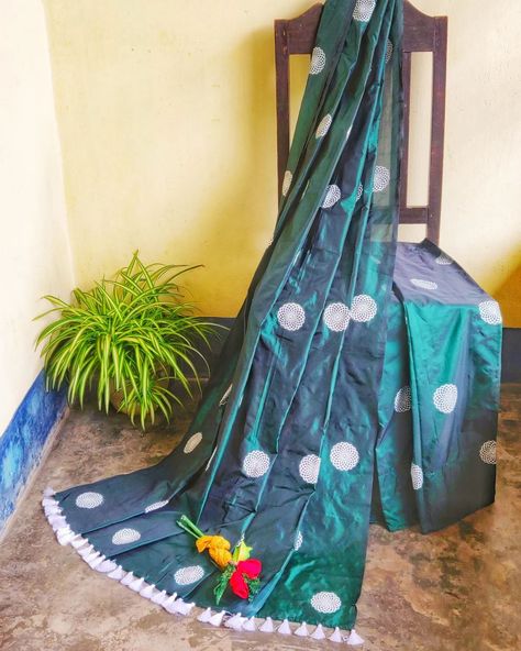 Block-printed Fabric collections- Sador Mekhela 🥻 Without blouse Fabric- Art Silk Pretty perfect traditional attire for women's fashion🥰✨ DM FOR ORDER DETAILS #assamese #traditional #attire #blockprinting #exploremore


https://meesho.com/fabric-work-chador-mekhela-without-blouse-ready-to-wear-chador-mekhela/p/79gyig?_ms=1.2 Sador Mekhela, Fabric Work, Fabric Collections, Traditional Attire, Blouse Fabric, Printed Fabric, Fabric Art, Fabric Collection, Block Print