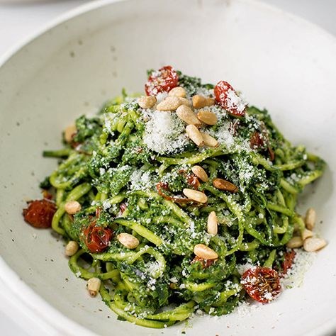 GREEN CHILLI CON CARNE RECIPE - TOM KERRIDGE Courgetti Recipe, Pasta And Pesto, Barilla Pesto, Vegetarian Inspiration, Chilli Con Carne Recipe, Cook Zucchini, Carne Recipe, Classic Italian Pasta, Veggie Dinners