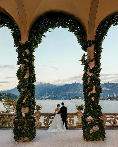 Villa Del Balbianello Wedding, Como Italy Wedding, Wedding Venues Lake, Lake Como Italy Wedding, Balbianello Wedding, Wedding Trends 2023, Wedding Dress Long Sleeve Lace, Lace Wedding Dress Long Sleeve, Wedding Lake Como