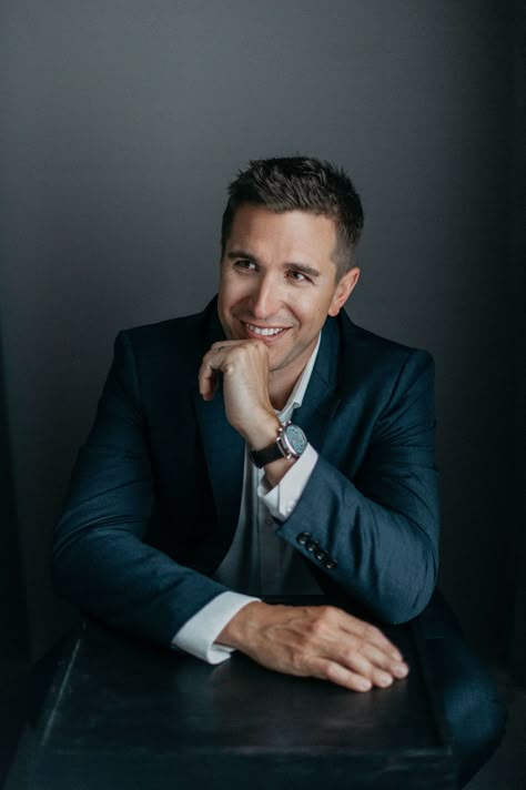 Personal Branding: Author Noah Fleming — HEIKE DELMORE PHOTOGRAPHY Male Personal Branding, Personal Branding Men, Mens Branding Photography, Sean Delaney, Linkedin Photo, Corporate Portrait, Branding Shoot, Business Photoshoot, Branding Photoshoot Inspiration