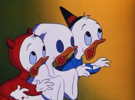 Trick Or Treat, 1952 Old Halloween Cartoons, Huey Dewey And Louie Halloween, Random Core, Louie Duck, Arte Do Hip Hop, Halloween Pics, Laptop Background, Halloween Cartoon, 디즈니 캐릭터