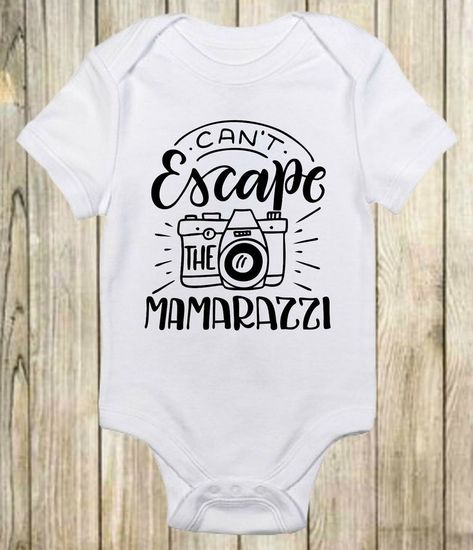 Funny Babygrow Ideas, Sublimation Onesie Ideas, Cute Onesie Ideas, Cute Onesie Sayings, Baby Onsies Ideas Funny, Cute Baby Onesies Sayings, Baby Shirt Ideas, Cute Onesies For Babies, Baby Boy Onesies Vinyl