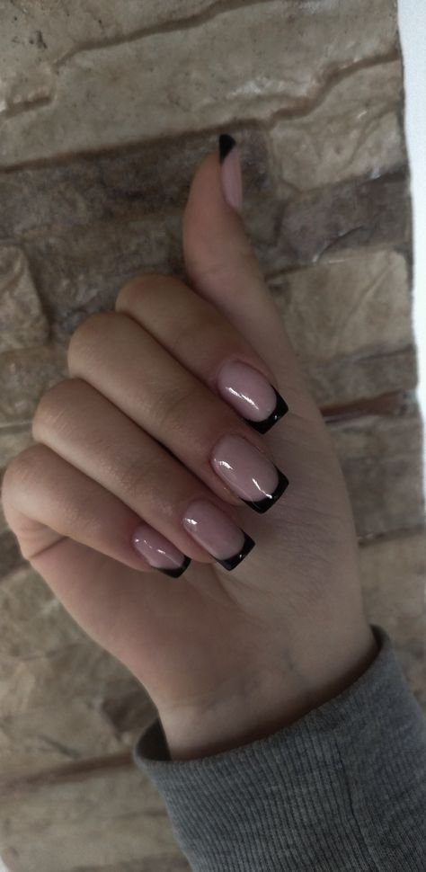 french, black Black French Tip Nails Square Design, Black French Tip Nails Short Coffin, Black Nail Inspo Acrylic Medium, Black Nails Square Design, Short Square Black French Tip Nails, Black French Tips Square, Shorties Nails Black French Tip, Black French Square Nails, Short French Nails Black