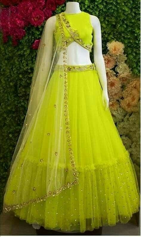 Parrot Green Dress Indian, Parrot Green Lehenga, Orang India, Choli Dress, Parrot Green, Lehnga Dress, Designer Bridal Lehenga, Gaun Fashion, Patiala Salwar