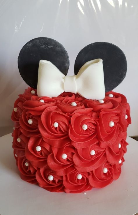 Minnie Mouse Small Cake, Red Mini Mouse Birthday Party Ideas, Red Minnie Cake, Mickey Minnie Mouse Cake, Mickey Mouse And Minnie Mouse Cake, Minnie Mouse Smash Cake 2nd Birthday, Disney Buttercream Cake, Easy Mini Mouse Cake, Mini Mickey Mouse Cake