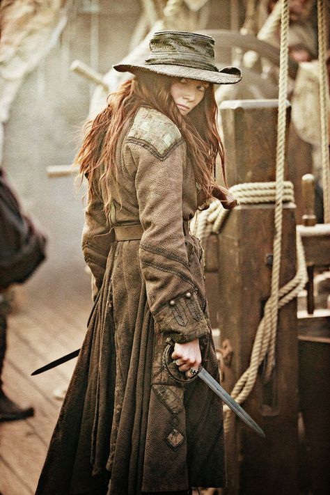 That's why I loved you... and you destroyed me — Anne Bonny in 4x03 Sztuka Science Fiction, Clara Paget, Anne Bonny, Kaptan Jack Sparrow, Pirates Life, Pirate Queen, Mode Costume, The Pirate King, Black Sails