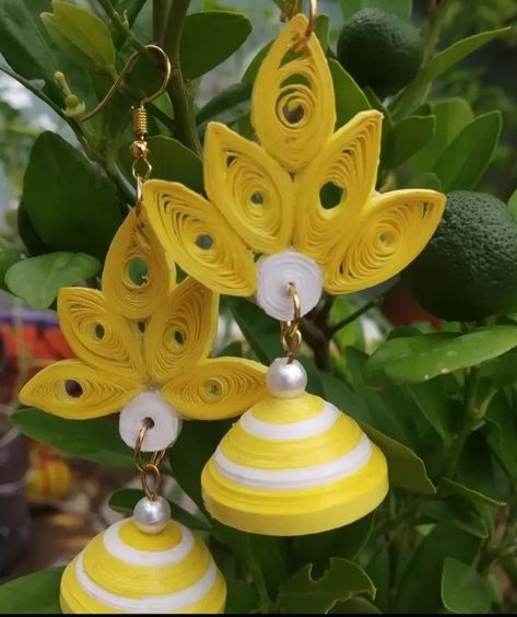 Yellow Jhumka, Quilling Earrings Jhumkas, Diy Quilling Earrings, Quilled Jhumkas, Quilling Jhumkas, Handmade Flowers Tutorial, Quill Earrings, Quilling Jewellery, Quilling Flower Designs