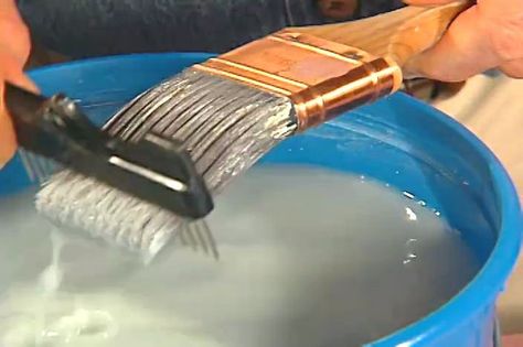 Paint Brush Cleaning, Cleaning Paint Brushes, Glass Cooktop, Astuces Diy, Brush Cleaning, Ink Drawings, Paint Stain, Cleaning Organizing, Painting Tips