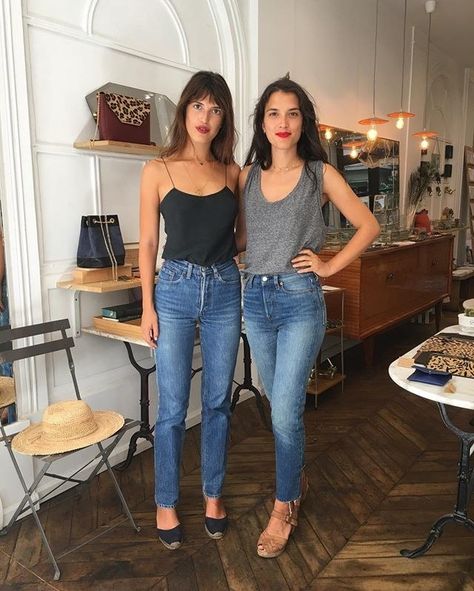 Louise Damas on How to Do Fashion Week the French Way 5 Piece French Wardrobe, Jeanne Damas Style, Louise Damas, French Wardrobe, High Waisted Jeans Vintage, Jeanne Damas, French Girl Style, Elegante Casual, French Girls