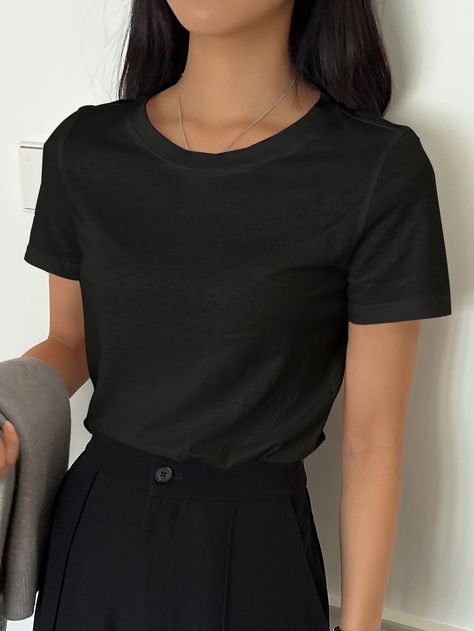 Black Casual Collar Short Sleeve Knitted Fabric Plain  Embellished Slight Stretch  Women Clothing Black T Shirt Outfit, Minimalist Clothing Style, Black Shirt Women, Black Shirt Outfit, Outfit Nero, Black Short Sleeve Shirt, Black Plain, Plain T Shirt, Black Clothing