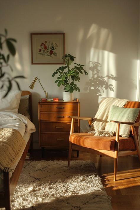 Bedroom Inspiration Mid Century Modern, Midmodern Century Bedroom, Mid Century Modern Japanese Bedroom, Cozy Dark Wood Bedroom, Mid Century Modern Style Bedroom, Mid Century Modern Small Space, Mid Centric Modern Bedroom, Mid Century Contemporary Bedroom, Interior Design Retro Modern