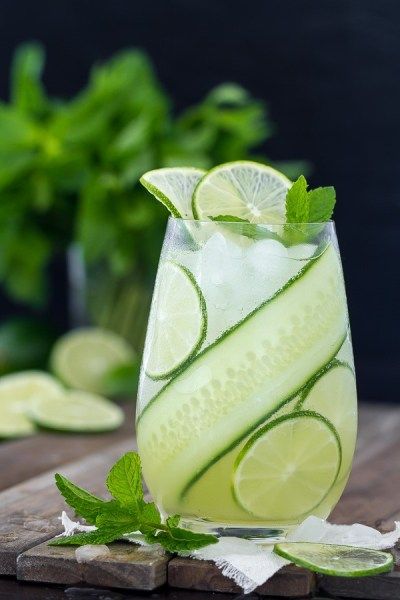 Gin Cucumber Cooler Cucumber Cooler, Limoncello Cocktails, Yummy Summer Cocktails, Summertime Cocktail, Mint Cocktails, Diy Hack, Clotted Cream, Think Food, Alcohol Drink Recipes