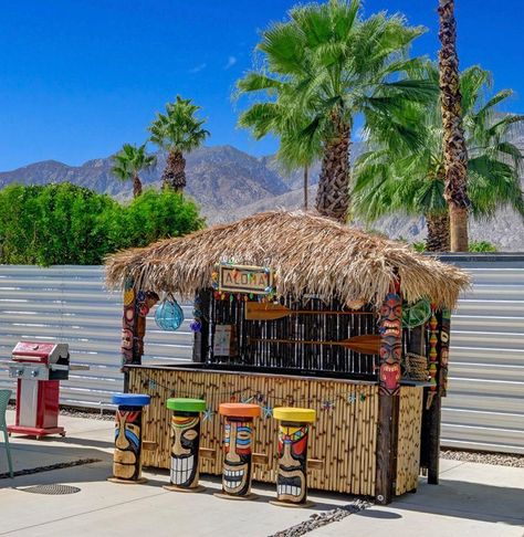 Tiki Bars Backyard, Tiki Bars Diy, Tikki Bar, Outdoor Tiki Bar, Diy Outdoor Bar, Outside Bars, Tiki Bars, Tiki Decor, Tiki Bar Decor