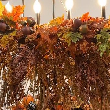 Emily McInnis (Waldo) on Instagram: "⬇️ SAVE this Chandelier recipe for your #fall2023 decor! ⬇️ You can find most of the sprays from your local craft stores (Michaels, Hobby Lobby, the At Home Store, and Walmart later on in the season!) 🍁🍂 18-24 sprays is a good starting point depending on how large your chandelier is! Chandelier base is from Craft Outlet—or you can use chicken wire 🐔 #falldiningroom #falldecorinspo #falldecorideas #fallinspo #fallinspiration #autumndecor #fallwreaths #wre Craft Outlet, Fall Dining Room, Diy Thanksgiving, Fall Inspo, Chicken Wire, Local Crafts, Fall Wreaths, Home Store, At Home Store