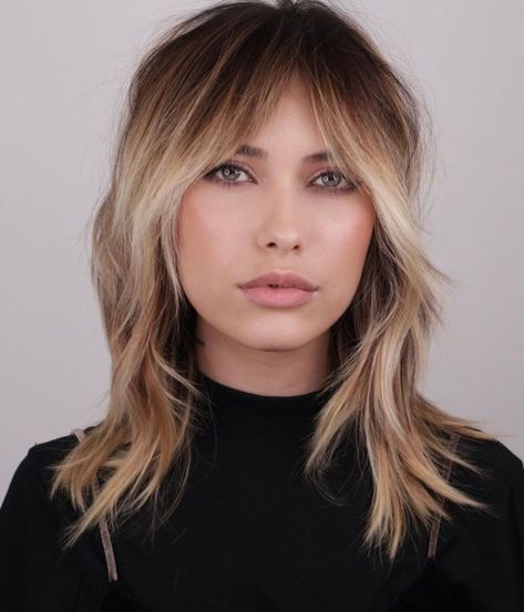 Korean Fringe, Trendy Haircuts With Bangs, Edgy Bangs, Layered Haircuts For Medium Hair, Hair Adviser, Asian Short Hair, Long Bangs, Haircuts For Medium Hair, Statement Accessories