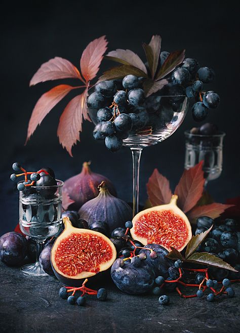 Dark Food Photography, Food Art Photography, Ivy House, Fruit Decorations, Fruit Photography, Still Life Photos, New Fruit, February 10, Still Life Art