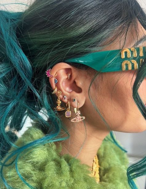 Pretty Ear Piercings, Bold Jewelry, Dope Jewelry, Chunky Jewelry, Funky Jewelry, Jewelry Lookbook, Stacked Jewelry, Girly Jewelry, Dream Jewelry