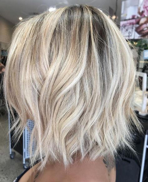 Bright Blonde Bob, Bob Shag, White Blonde Bob, Haircuts For Thin Hair, Haircuts Blonde, Bobs For Thin Hair, Fesyen Rambut, Modern Haircuts, Thin Hair Haircuts