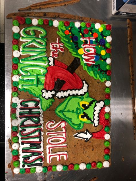 Grinch Cookie Cake, Grinch Cookie, Message Cookies, Grinch Cake, Christmas Cookie Cake, Grinch Cookies, Cookie Cake Designs, Cupcake Shop, Grinch Party