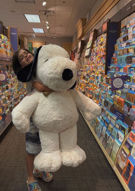 Snoopy Stuffed Animal Aesthetic, Stuffies Aesthetic, Aesthetic Stuffed Animals, Snoopy Plushies, Huge Stuffed Animals, Stuffed Animal Aesthetic, Plushie Room, Snoopy Plushie, Stuffed Animals Aesthetic