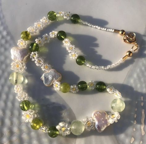 Kawaii Y2k, Grunge Jewelry, Indie Jewelry, Fairy Jewelry, Kawaii Jewelry, Beaded Necklace Diy, Funky Jewelry, Handmade Jewelry Diy, Green Quartz