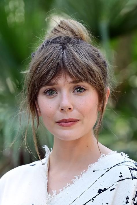 24 Fringe Haircuts Inspired by Celebrities Sukiyaki Waterhouse Hair, Bottle Neck Bangs Hair, Types Of Bangs, Growing Out Bangs, Hair Tricks, Bangs For Round Face, Long Haircuts, Lizzie Olsen, Silver Foxes