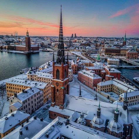 Sweden - Sverige 🇸🇪’s Instagram post: “Stockholm, @sweden 🇸🇪 Photo by @documenteddepartures 💛 have a great evening!” Stockholm Winter, Sweden Cities, Sweden Aesthetic, Sweden Nature, Kingdom Of Sweden, Nordic Nature, Nordic Aesthetic, Stockholm Archipelago, Sweden Travel