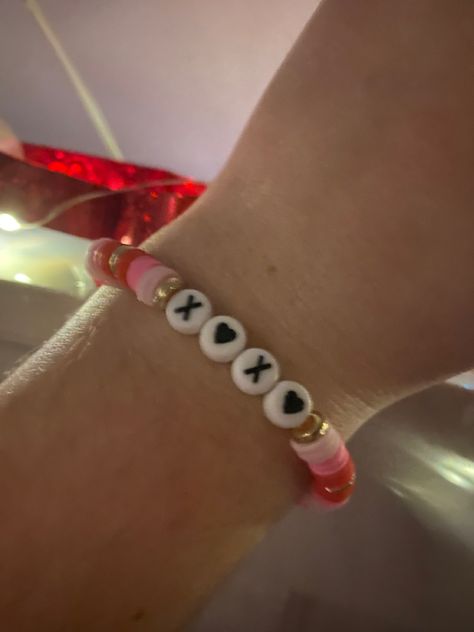 Cute Valentines Bracelets, Valentine Clay Bracelets, Valentine’s Day Clay Bracelets, Valentine Day Bracelets, Valentine’s Day Clay Bead Bracelet Ideas, Diy Valentine Jewelry Ideas, Clay Bead Bracelet Ideas For Couples, Valentines Day Jewelry Ideas, Valentines Day Bracelet Diy