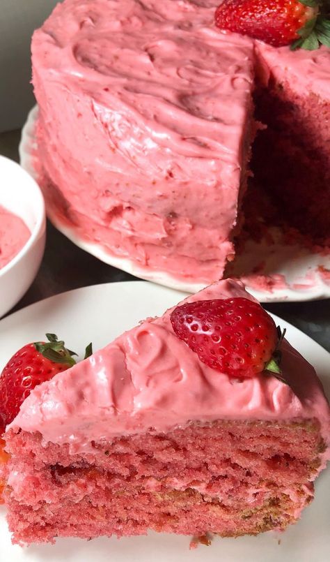 Strawberry Cake From Scratch, Strawberry Cream Cheese Frosting, Pan Sin Gluten, Strawberry Dessert Recipes, Strawberry Cake Recipes, Strawberry Cream Cheese, Strawberry Cream, Strawberry Cakes, Strawberry Desserts