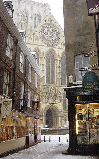 English Cities, Snowy Street, Kentish Town, York England, York Minster, Guiding Light, England And Scotland, Wales England, Pretty Places