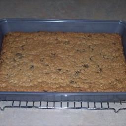 Surprise Oatmeal Cookies on BigOven: Oatmeal cookies without the hassle.   jmonsters approved! Oatmeal Raisin Bars, Recipe Oatmeal, Surprise Cookie, New Drink, Pan Cookies, Oatmeal Cookie Recipes, Oatmeal Raisin Cookies, Cookie Bar Recipes, Oatmeal Raisin