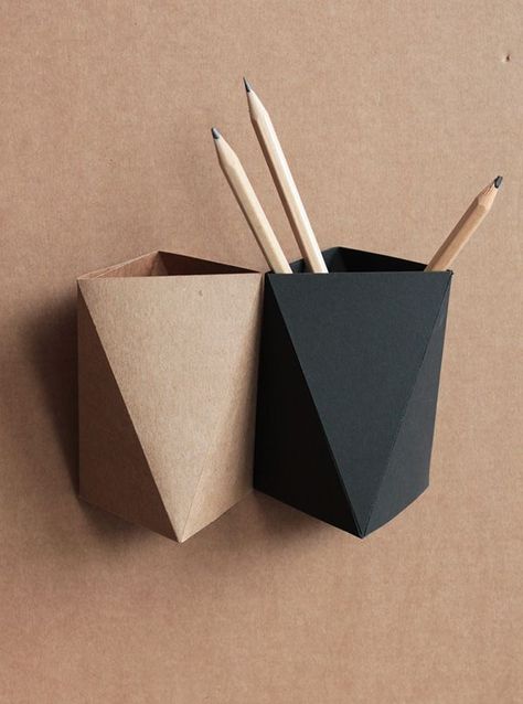 cool origami looking pencil holder hanging on the wall, good for a home office  #origami  #homedecor Origami Kutu, Office Desk Gifts, Desk Pen Holder, Box Origami, Desk Gifts, Diy Pencil, Pencil Cup, Origami Box, Diy Papier