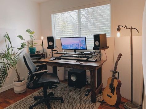 Small Bedroom Studio Music, Bedroom Studio Music, Small Recording Studio, Dream Setup, Home Recording Studio Setup, Recording Studio Setup, Studio Vibes, Home Studio Ideas, Home Music Rooms