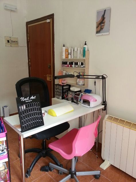 Small space nail technician room set up | nail station a | home nail salon ideas | salon flooring ideas Nail Area Ideas, Nail Tech Station, Nail Tech Station At Home, Home Nail Salon Ideas, Nail Technician Room, Nail Room Ideas, Tech Room, Nail Desk, Nail Station