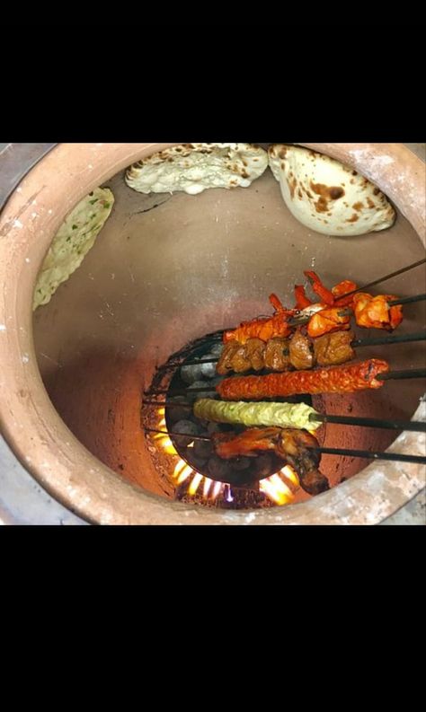 Tandoori Oven Diy How To Build, Tandoori Oven, Outdoor Cooking Fireplace, Oven Diy, Tandoor Oven, Tandoori Roti, Middle East Recipes, Bread Oven, Wood Oven