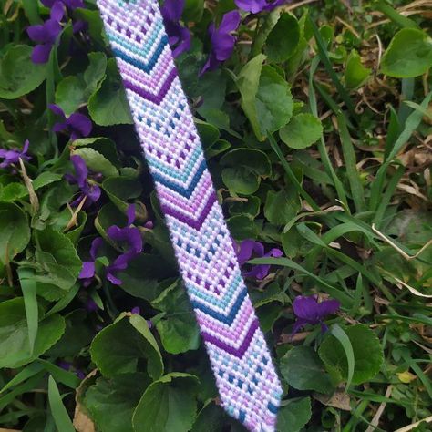 Pastel Bracelet Pattern, Blue And Purple Friendship Bracelet, Braided Friendship Bracelet Pattern, 6 Color Friendship Bracelet Patterns, Purple Bracelet Patterns, Friendship Bracelets Purple, Shaped Friendship Bracelet, Purple Friendship Bracelet, Bracelet Color Combos