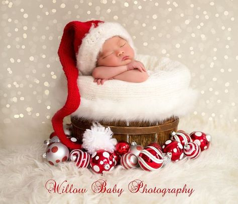 Holiday Newborn Photoshoot, Newborn Photography Holiday, Newborn Photo Christmas, December Newborn Photoshoot, Infant Holiday Pictures, New Year Newborn Photography, Newborn December Pictures, Artistic Newborn Photography, Newborn Photoshoot Christmas