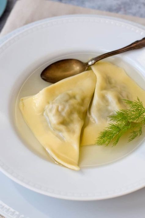 Traditional Beef-Filled Kreplach for the High Holidays - West of the Loop Kreplach Recipe Easy, Kreplach Recipe, Jewish Soup, Jewish Decorations, Jewish Dishes, Luscious Recipes, Vegetarian Slow Cooker, Soup Dumpling, Jewish Cuisine