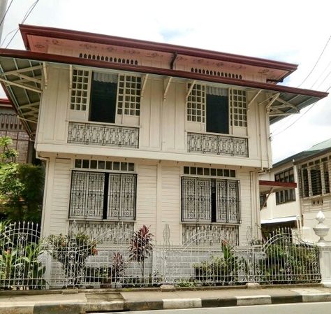 Vintage House Philippines, Philippines Ancestral Homes, Old Philippine Houses, Ancestral House Philippines, Filipino Ancestral House, Filipino Houses, Tangina Mo, Modern Filipino House, Philippine House