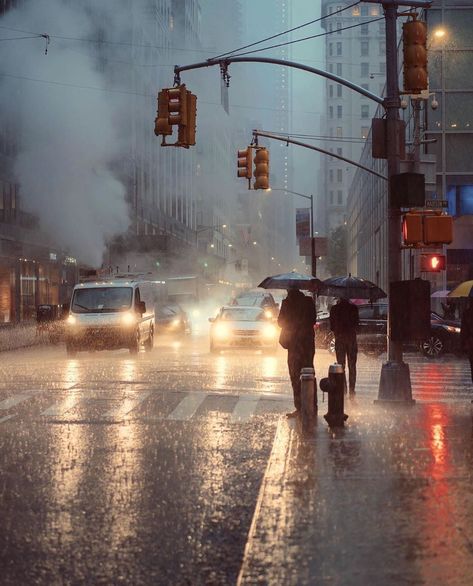 Photographie New York, City Rain, Photo New York, Rainy City, Photoshop Artwork, Spotify Covers, Singing In The Rain, New York Life, City Scene