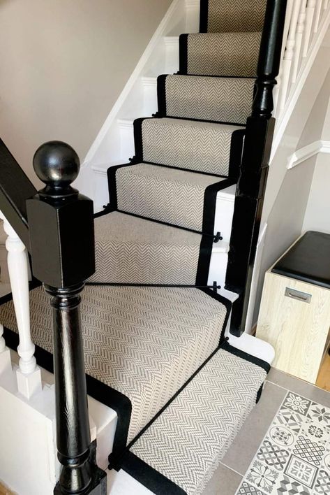 Black Newel Post And Handrail, Black Stair Rods Carpet Runner, Stairway Runner With Landing, Painted Stairs With Runner And Landing, Stair Carpet Runner With Rods, Black Stair Handrail, Stair Runner On Curved Stairs, Stair Runner And Landing, Black Handrails For Stairs