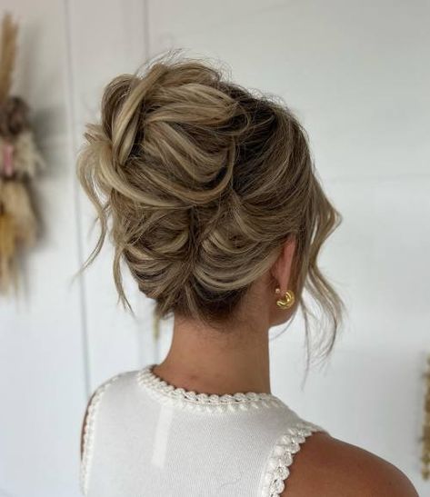 Bridesmaid Updo For Thinner Hair, Fine Hair Updo Wedding, Updos For Fine Hair, Should Length Hair Styles, Fine Hair Updo, Bridesmaid Hair Inspo, Medium Length Updo, Mother Of The Bride Hair, French Twist Hair