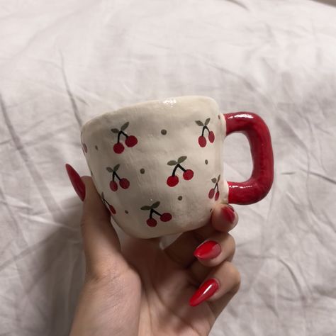 Air Clay Mug, Drawing On Mugs Ideas, Air Dry Clay Cups Diy, Cup From Clay, Air Dry Clay Tea Cup, How To Make A Clay Cup, Clay Mug Designs Handmade Pottery, Air Dry Clay Mug Ideas, Cute Clay Cups