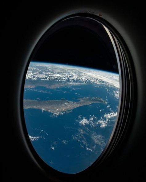 NASA on Instagram: "Window seat, please. 💺⁣ ⁣ This view from a window on the SpaceX Dragon Freedom spacecraft looks out at Baja California Sur and the Gulf of California as it was docked to the International Space Station (@iss) orbiting 261 miles (420 kilometers) above the Pacific Ocean.⁣ ⁣ This Dragon spacecraft journeyed to the @iss to deliver the #Crew5 space travelers to the orbiting laboratory.⁣ ⁣ Imagine you had a window seat to anywhere in the universe. Where would you want to go?⁣ ⁣ Im View From A Window, Space Window, Whale Migration, Spacex Dragon, Three Story House, Record Painting, Arctic Ocean, Space Planets, Cruise Destinations